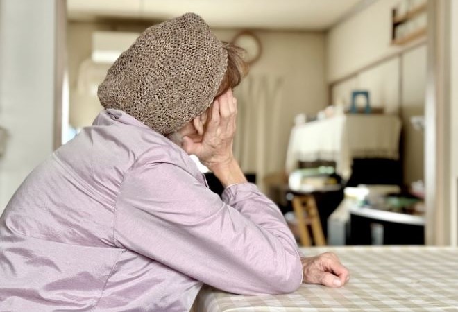 高齢者カフェで知り合った友達を母が心配している…|40代女性からの調査相談